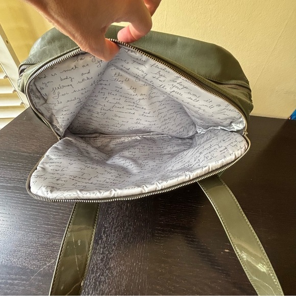 Lululemon green urban sanctuary bag shoulder tote - Picture 9 of 15